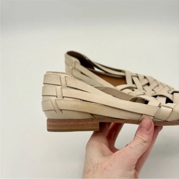 NEW FRYE Terri Huaraches in Tapioca White Leather Woven Loafers Women’s 6-6.5 - Picture 3 of 8